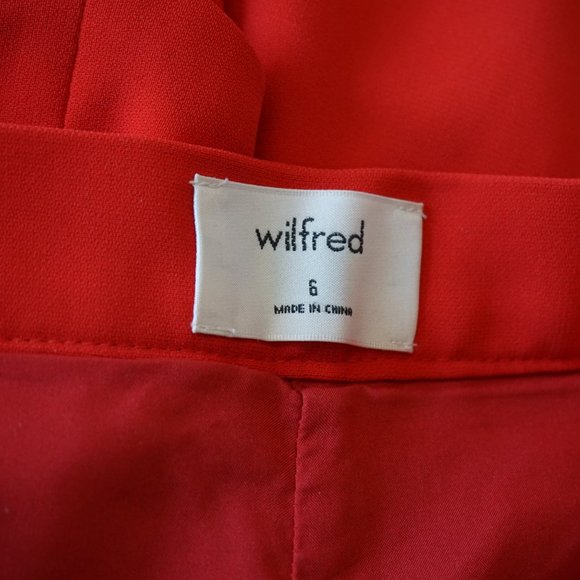 Aritzia Wilfred Scalloped Arbre Shorts, Size 6, Goji Berry Red - Picture 3 of 3